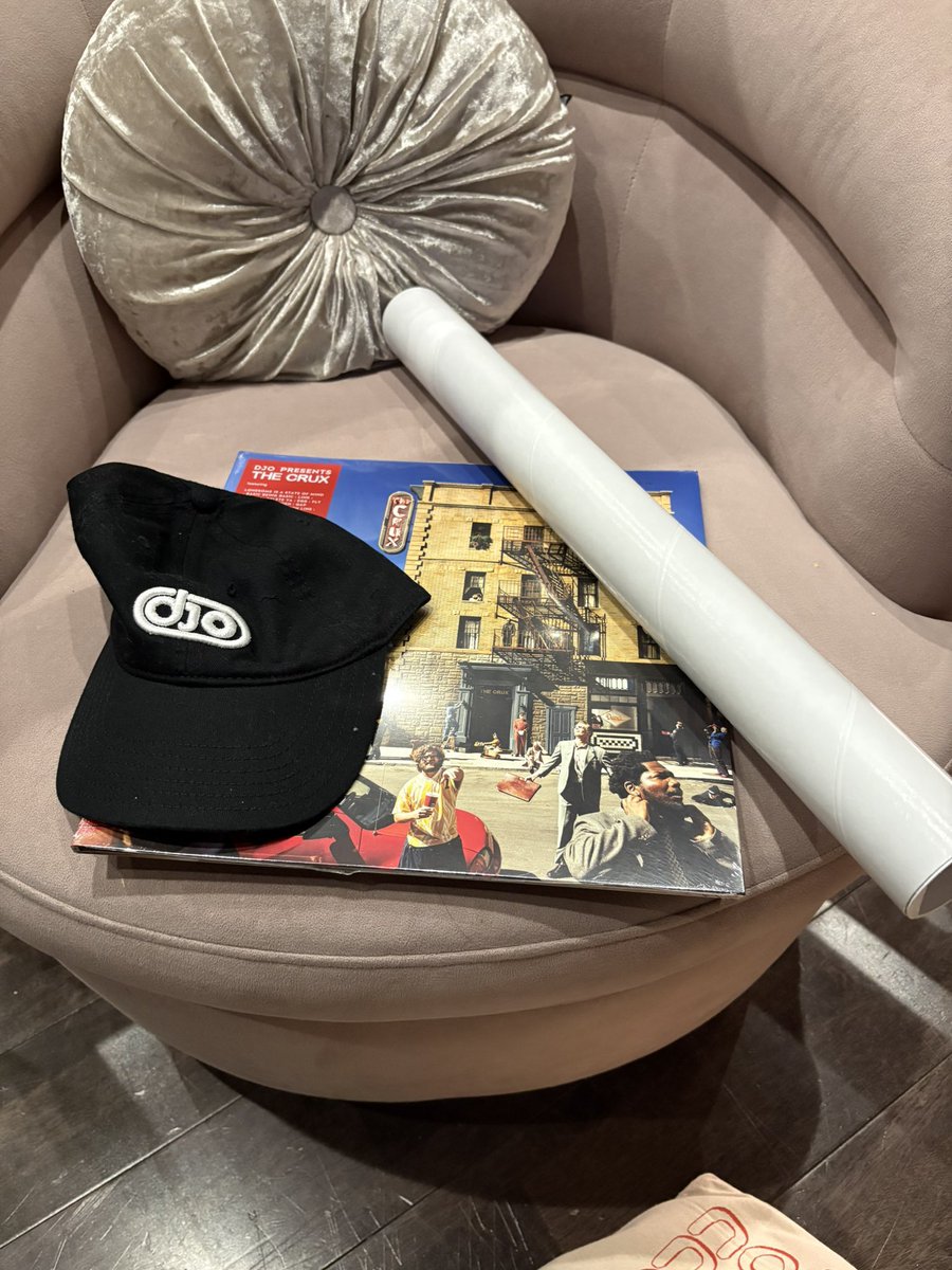 djosource's tweet photo. 📸| VIP attendees at tonight's show received a hat, "Crux" vinyl, a signed poster, a free djour merch item of their choice, a photo op with @djotime, and the opportunity to have things signed. https://t.co/KBALiqrOX3
