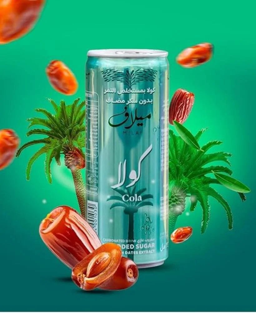 Alshaikh2's tweet photo. هذه الأيام انتشرت حملات انتقاد واسعة و ممنهجة  لمشروب #ميلاف، بينما الحقيقة تستحق أن تُقال بعيداً عن الضجيج.

«ميلاف» ليس مجرد مشروب غازي جديد، بل هو ابتكار سعودي قام على فكرة مختلفة عالمياً، إذ يُسوَّق بوصفه أول مشروب غازي يعتمد على مستخلص التمور السعودية، مع عدم إضافة سكر مكرر، في محاولة للجمع بين أحد أهم منتجات المملكة الزراعية و صناعة المشروبات الحديثة.  

المملكة تُعد من أكبر منتجي التمور في العالم، ويُقدَّر إنتاجها السنوي بما يزيد على 1.6 مليون طن، ويعمل في هذا القطاع مئات الآلاف من النخيل، مما يجعل أي منتج يرفع القيمة المضافة للتمور السعودية مكسباً للصناعة الوطنية وللمزارع والاقتصاد معاً.  

كما أن «ميلاف» لم يبقَ منتجاً محلياً، بل بدأ منذ إطلاقه في نهاية عام 2024 بالتوسع خارج المملكة، ووصل إلى أسواق خليجية و دولية، مع خطط توزيع في آسيا و أستراليا و غيرها، و هو ما يعكس قدرة المنتج السعودي على المنافسة عندما يجمع بين الجودة و الابتكار.  

قد يعجبك طعمه، و قد لا يعجبك، و هذا حق لكل مستهلك، لكن تقييم المنتجات ينبغي أن يكون بالتجربة و الحقائق، لا بالتشويه أو السخرية أو التقليل من أي إنجاز صناعي وطني.

دعم المنتج الوطني لا يعني التعصب، بل يعني إعطاء الفرصة للابتكار السعودي لينافس عالمياً، فكل علامة تجارية وطنية ناجحة تفتح باباً جديداً للاستثمار، والتوظيف، والتصدير، وتعزيز مكانة «#صنع_في_السعودية».

إذا كنت تؤمن بأن الصناعة العربية تستحق أن تنافس، فجرب المنتج بنفسك، ثم احكم بعقلك، لا بما يقوله الآخرون.

#ميلاف #صنع_في_السعودية 🇸🇦