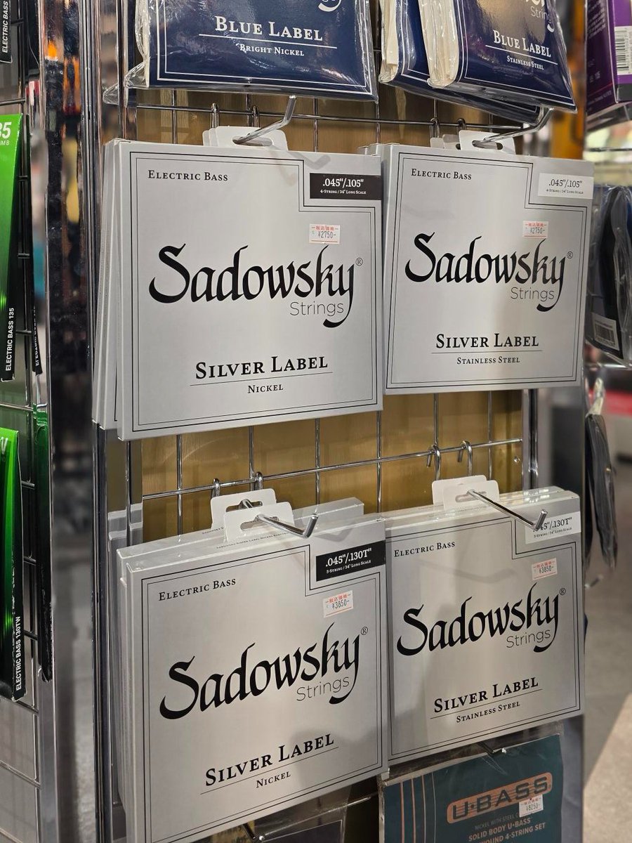grandeybass_tyo's tweet photo. 【新製品入荷！】
Sadowsky
Silver Label Bass String

サドウスキーより新しいベース弦が登場！
ベース弦の価格高騰が続いていますが、比較的安価な価格設定となっております！

こちらのシリーズは、 https://t.co/uqPsfoKmDz