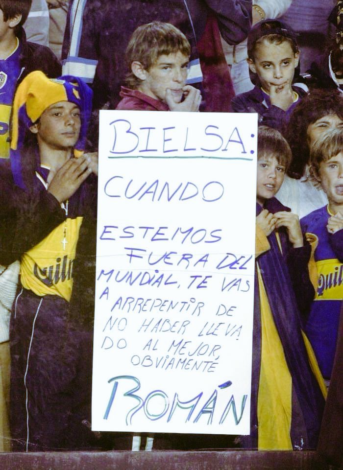 fotosroman10's tweet photo. Le volvió a pasar a Bielsa… https://t.co/FzTL9K72pe