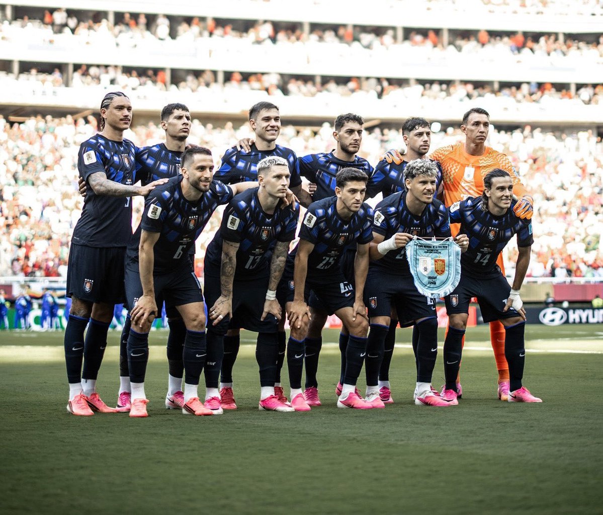 DiegoShelbyCDL's tweet photo. No me puedo alegrar más por la eliminación de Uruguay. La selección más sucia, asquerosa y antideportiva del Mundial.

Además les han permitido todo, han ido a causar daño físico a cualquier jugador por pura frustración. Nivel deportivo pésimo.

Han dado una imagen muy pésima. https://t.co/z7Ch7U6POU