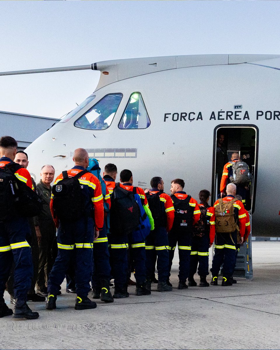 emgfa_oficial's tweet photo. 23 toneladas de ajuda humanitária portuguesa partiram esta sexta para a Venezuela, com uma operação coordenada pelo Comando Conjunto para as Operações Militares do EMGFA que vai apoiar as populações afetadas pelos sismos 🇻🇪
 🔗https://t.co/S0eaXWP92e

#Venezuela #AjudaHumanitária https://t.co/aAiH30zaPg