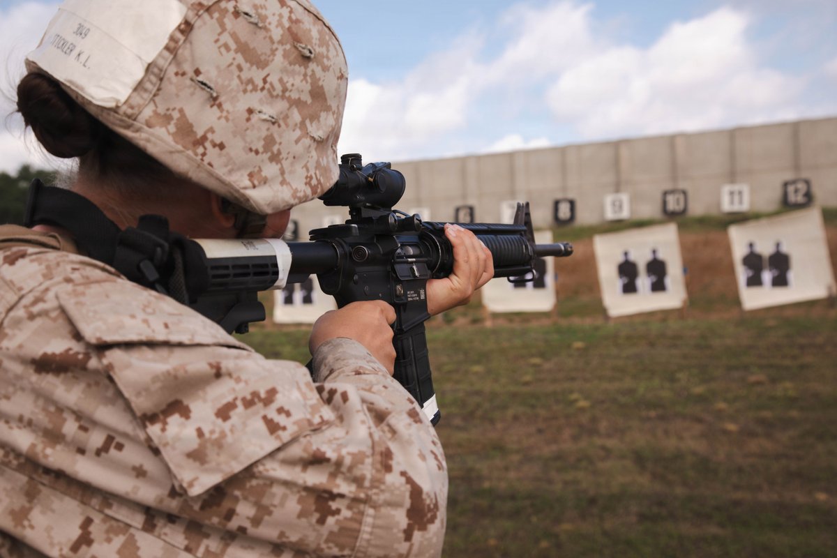USMC's tweet photo. #MarineCorps #Recruits with November Company, 3rd Recruit Training Battalion, take part in a live-fire range at @MCRDPI, S.C.

Recruits must pass rifle qualification as a graduation requirement.

#USMC #MCRD #RecruitTraining https://t.co/9NHlDFxoPx