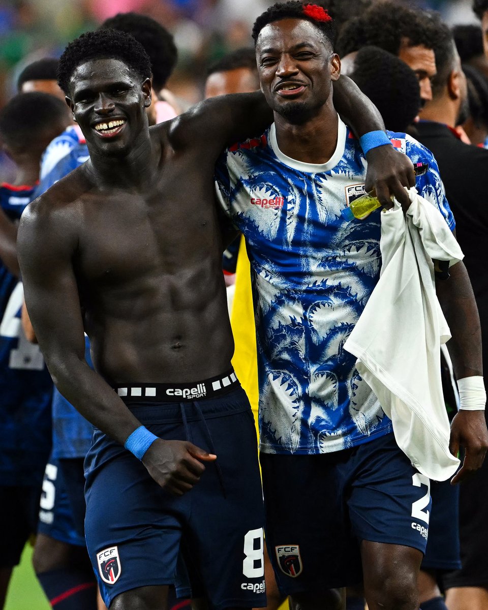 brfootball's tweet photo. CABO VERDE IN DREAMLAND.

The first World Cup debutant to advance to the knockout stage since 2010 🙌🇨🇻 https://t.co/6bLOUvwg01