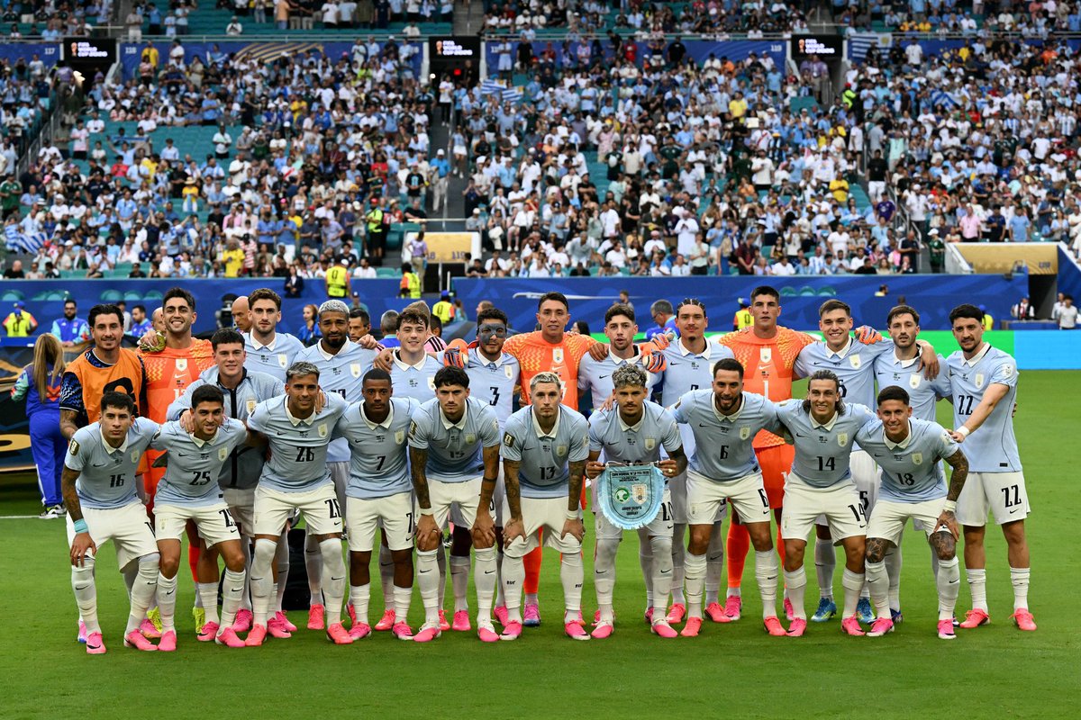 joseirazabal's tweet photo. Muslera se equivocó, todos nos equivocamos, no se le pega a nadie en el piso! Es fútbol, vamos siempre Uruguay! https://t.co/z7PN5lsHnT