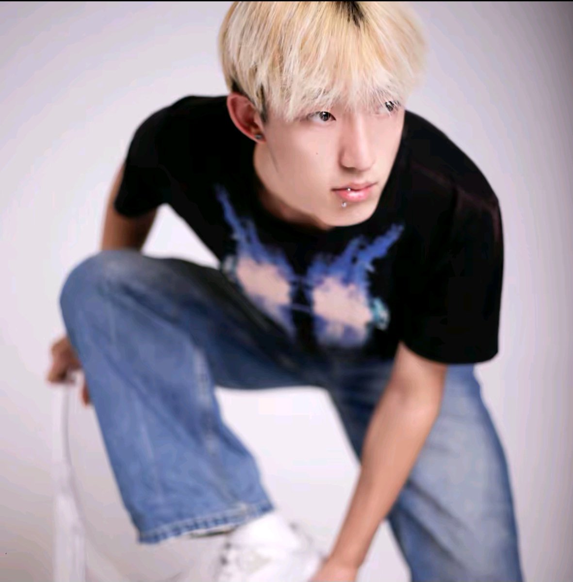 devil594's tweet photo. 抖音网红fl625 闫清源 https://t.co/tz3OWXAK54
