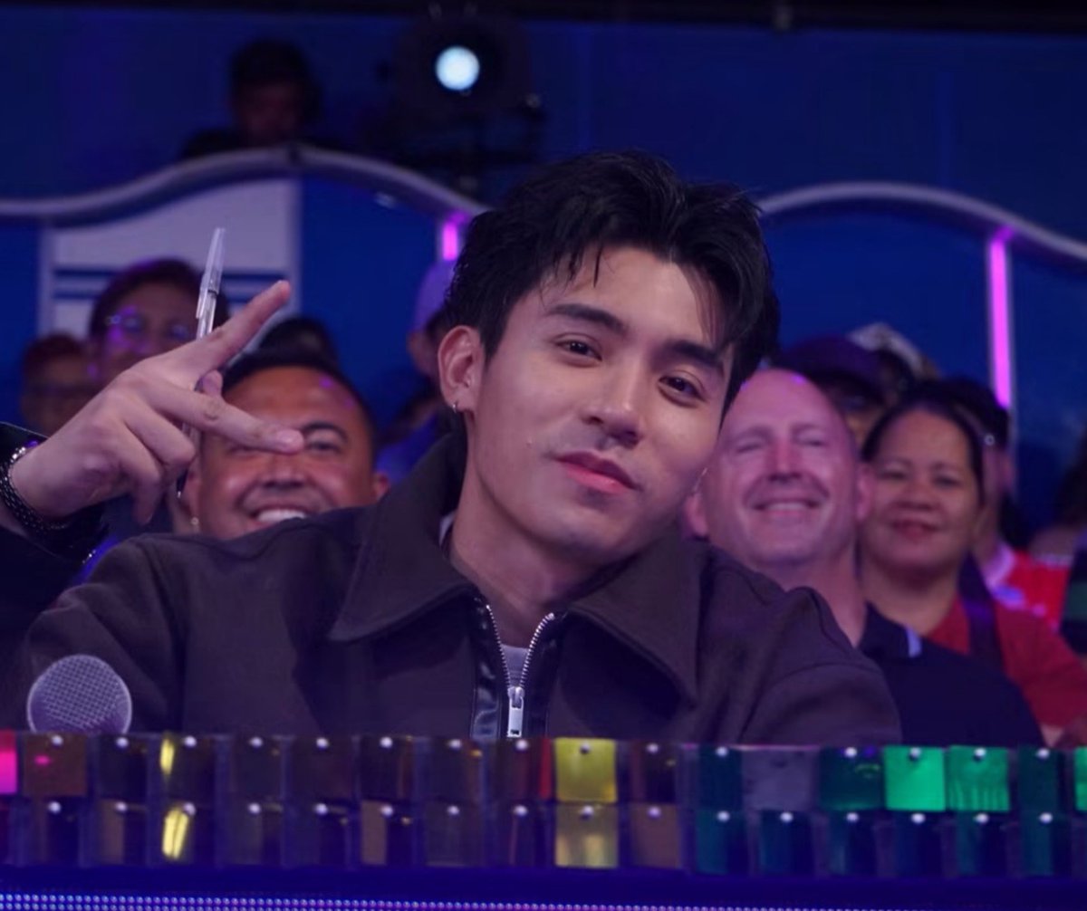 ParaKayBrenty's tweet photo. Brent's schedule for today:

- It's Showtime
- Hotel 88 Grand Thank You Event
- Malay Ko Official In Studio Performance
- and probably will sneak in a couple of fashion shoots for posting in between schedules 

Host, Actor, Music Artist, Content Creator—Multi-faceted indeed. https://t.co/qUKWSQ75Hl