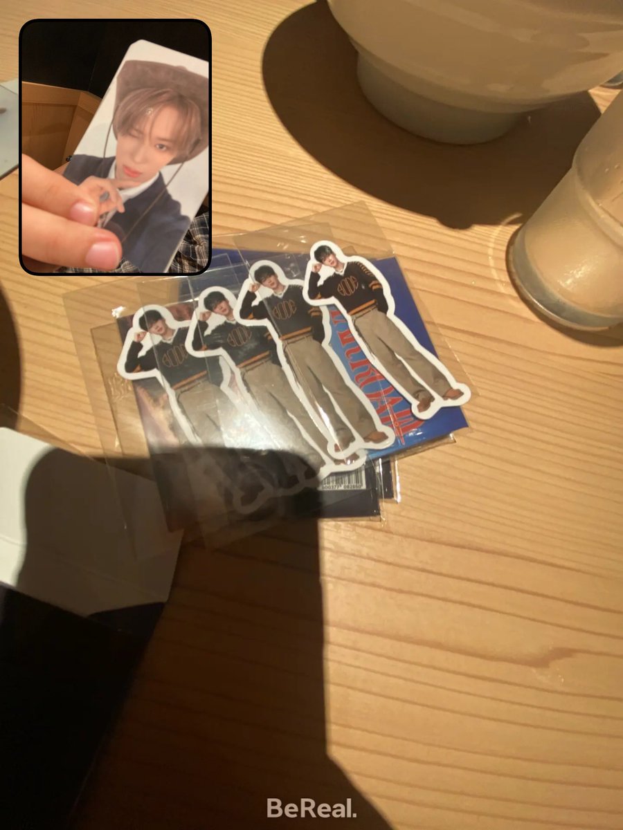 s0ns_jamini's tweet photo. 自分の分4と友達の分4買ったのに8セット全部ステッカージュンソだった🤣
求アルノアンシンでお願いします！ https://t.co/qJWEhAcK01