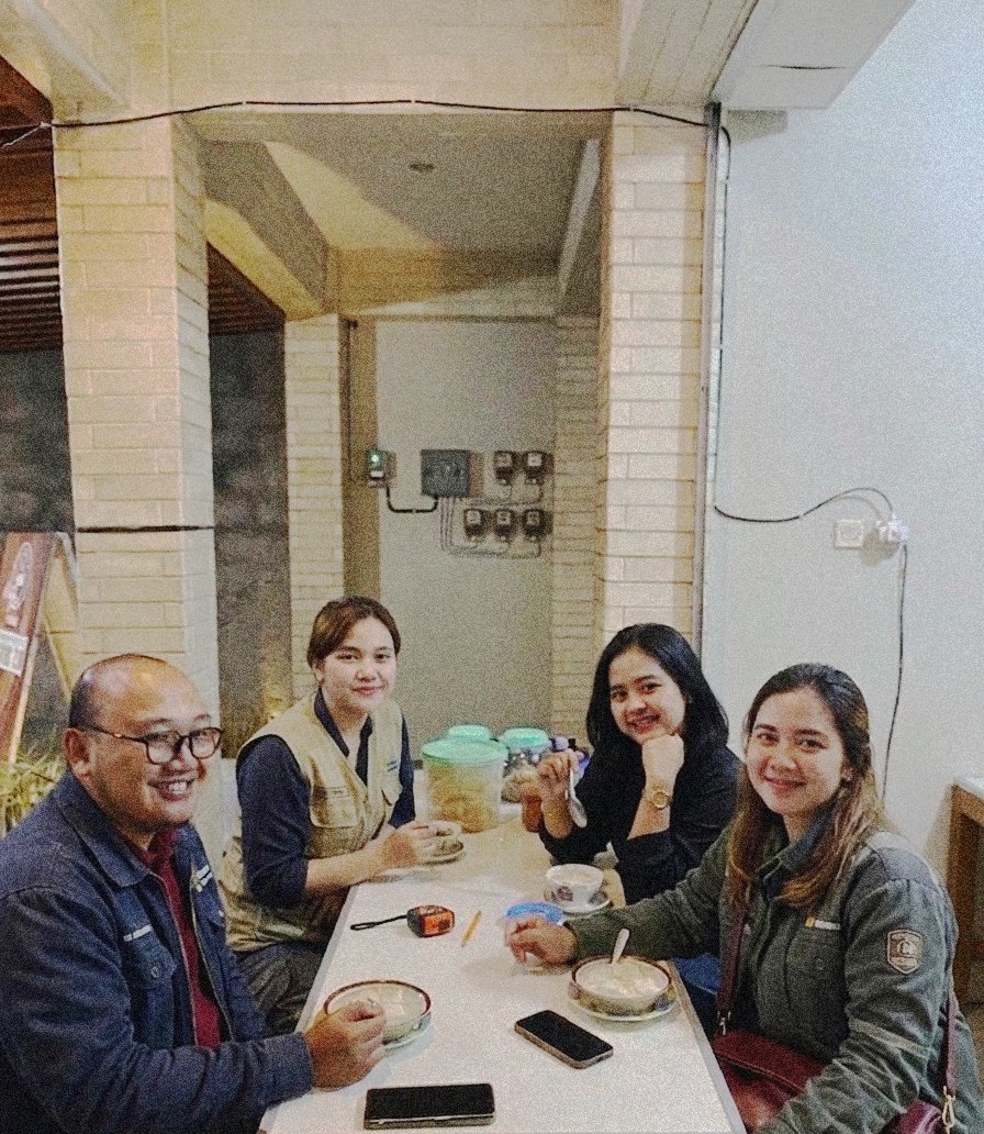 masbakul_'s tweet photo. biasanya ada oknum yg unduh foto kita di laman medsos, lalu di share di grub2 wa dg caption teserah mereka. https://t.co/B7qU2xGwLe