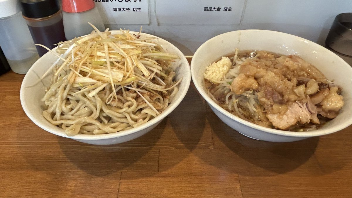 nbox24you's tweet photo. 麺屋大金
🍜33杯目

大つけ麺
麺増し600g
味付けシラガ
NA普通

冷水で〆た歯応え抜群の大金自家製麺を酸味＆塩味のバランスが整った旨つけ汁に泳がせ一気に胃袋へgo👍
いやぁ〜マジで旨い😍
最高に旨い😍
プルンプルンのアブラが堪らん😍
600gがあっという間に無くなった🙂

マスターご馳走様でした😋 https://t.co/8rZd6d94go