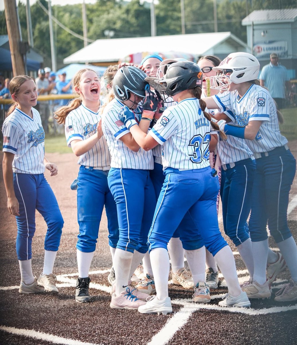 MadiMills32's tweet photo. WV District 1 Champions! Heading to the state tournament next week!💙💪🏼🏆 #LincolnCounty

@bandits2032 @LittlLeague @LalondeSoftball @ExtraInningSB @TopPreps @ExtraInningSB @SoftballDown @d1fastpitch1 @CoastRecruitsSB https://t.co/uaO9hGJCMx