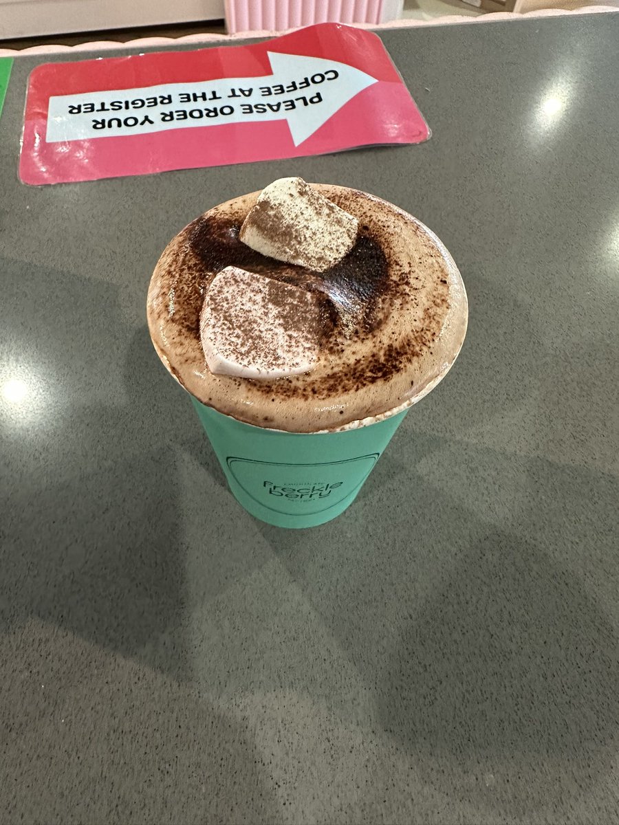 ejh_85's tweet photo. FRECKKBERRY has the best Belgium Hot Chocolate around. https://t.co/zZl2MLOoHv