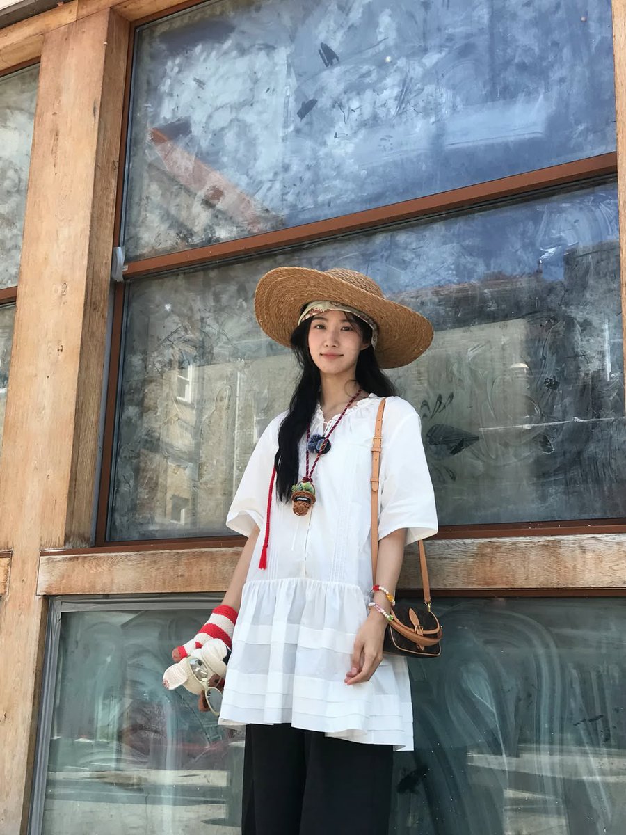 for0927x's tweet photo. 260627 Lu Yuxiao INS update 

“Day in Margate 🇬🇧 #louisvuitton”

instagran: luluyuxiao_27
#LuYuxiao #卢昱晓 https://t.co/6RjoCpjgTo