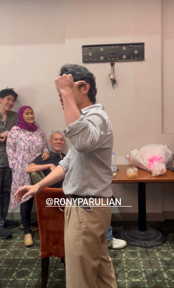 protprotttt's tweet photo. salfok keluarga icel kek 'hmm komedi jg belio ini' https://t.co/ePd1CfkUHH
