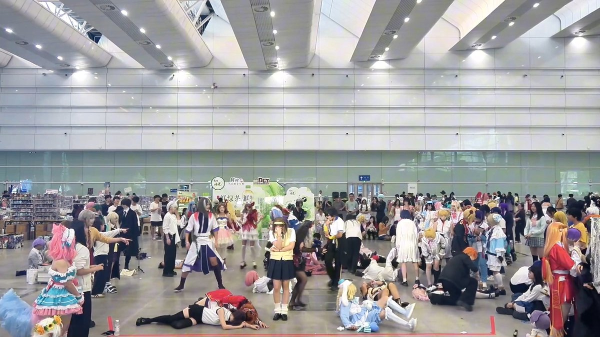 Paxi4W's tweet photo. Just had an absolute blast at the local comic con! Met my favorite cosplayers, scored exclusive merch and danced to the anime music set—best weekend ever! #ComicCon #AnimeNerd https://t.co/oGDB8GEq58