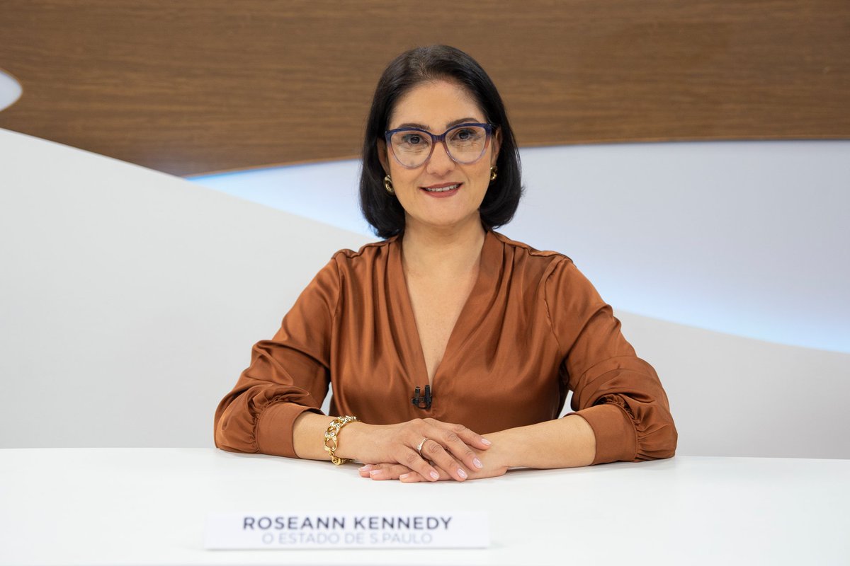 roseannkennedy's tweet photo. A semana foi tão corrida entre análises, furos e bastidores que posto com um pouco de atraso. Mas participar do  #RodaViva na @tvcultura é sempre uma honra e tem que ficar registrado. Nesta semana a entrevista foi com o ministro Gilmar Mendes. 
Ancoragem de @ernestopaglia e uma bancada de jornalistas afiadíssima @gustavouribe
@mcfernandes @monicabergamo Felipe Recondo e Rodrigo Pisciteli 
fotos de  📸: @NadiaKouhi / Acervo TV Cultura
Ilustrações de Eduardo Baptistão