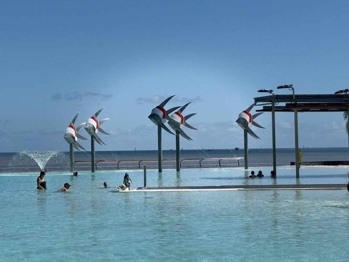 cairnschannel's tweet photo. ケアンズのラグーンが2026年7月13日(月)から2026年8月16日(日)まで閉鎖になります。

夏休みに来る人はご注意ください🤔

【ケアンズぷち情報】
ラグーンプールの清掃作業ってこんな感じ！
第11ページ
https://t.co/xzjsmotCTN より https://t.co/tEQ5BxfTeH