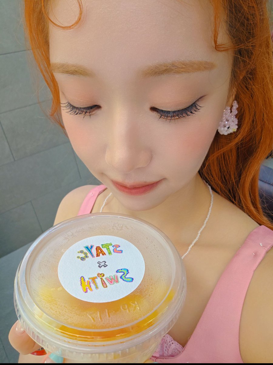 duduoxs's tweet photo. 이 분 볼에 말랑이 두 개 숨겨두셨는데요 https://t.co/f7sO4IJAmk