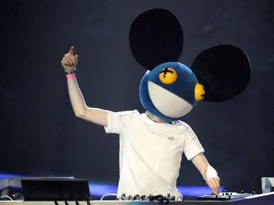 NFT_Dee's tweet photo. Nothing really stands out like last 2 Days, so 🤷‍♂️

Empire of the Sun - electronic pop clubbing vibes 
Daft Punk/Deadmau5 - equally unlikely, but what the hell 
Bono/U2 - Also unlikely, but the goggles reminded me of the fly glasses

I’m old, need younger/hipper Apes to help out https://t.co/RizrkMxABw