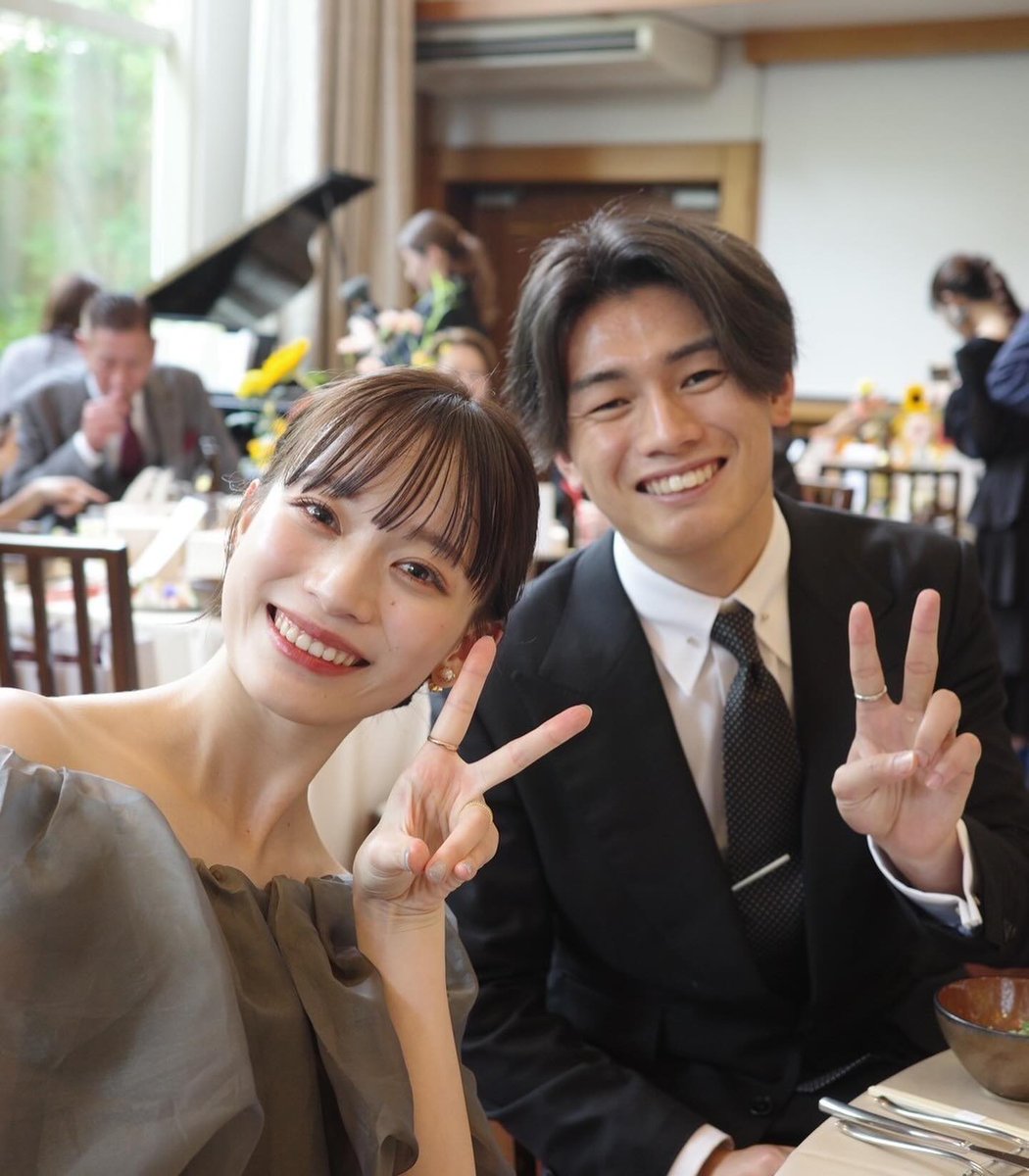 bijobiobijo's tweet photo. 堂安嫁も谷口嫁も上田嫁も綺麗すぎて目の保養。 https://t.co/6Sr3yANe5O