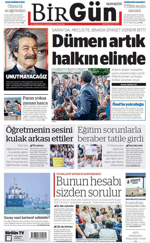 BirGun_Gazetesi's tweet photo. Saray’da, Meclis’te, binada siyaset dönemi bitti

Dümen artık halkın elinde

Elitlerin iktidar-muhalefet oyunu inandırıcılığını yitirdi. Öfke büyürken yurttaşlar birlikte yürümek istiyor

Bugünün BirGün’ü

https://t.co/YVdxnTjkIP