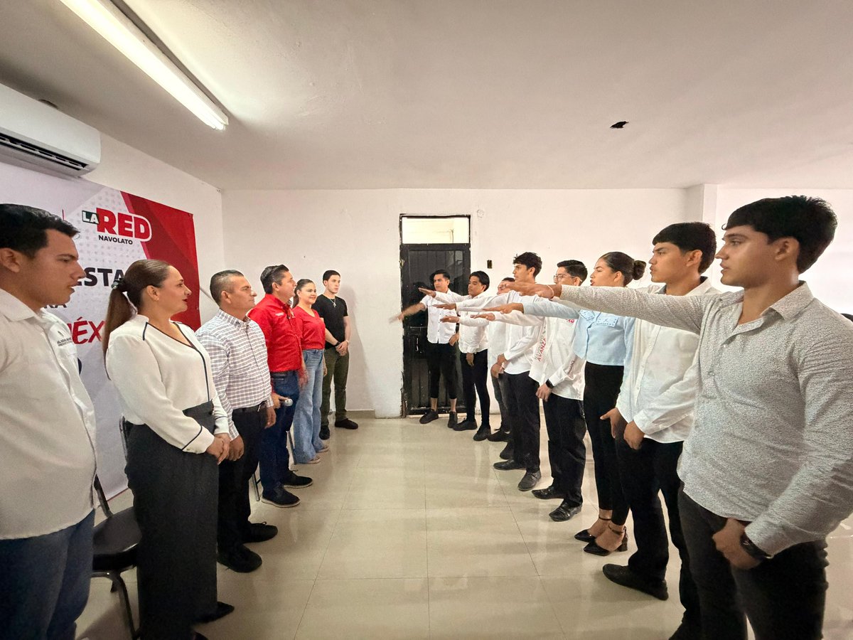 CDEPRISinaloa's tweet photo. ¡La fuerza de las juventudes sigue creciendo en Navolato! 🚩

Hoy tomaron protesta las y los integrantes de la Red Jóvenes por México Navolato, una nueva generación que asume el compromiso de trabajar con entusiasmo, organización y cercanía con la ciudadanía. 💪🏼✨

Nuestra dirigencia estatal estuvo acompañada del Dr. Jorge Rosario Bojórquez Berrelleza, presidente municipal de Navolato; Dra. Mariela Berumen Bernal, presidenta del DIF Municipal; Óscar Valdez, dirigente estatal de los Chavos Red; dirigencia de CM PRI Navolato Natanael Obeso Reyes y Érika Zapata; y la dirigencia de La Red de Jóvenes x México Navolato, Jesús Amadeus Arce y Daniela Medina. 

Con unidad, participación y nuevas ideas, seguimos construyendo un PRI más fuerte desde las juventudes. ¡El futuro se construye hoy! 🔥

#PRISinaloa #RedJóvenesXMéxico #Navolato #JuventudPRI #LaFuerzaDeLaGente