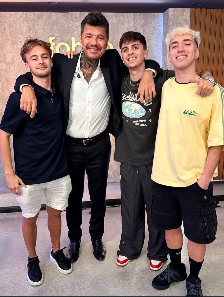 Antobeltran_'s tweet photo. Tinelli juntos a los Mernosketti https://t.co/m8FXfOfX5x