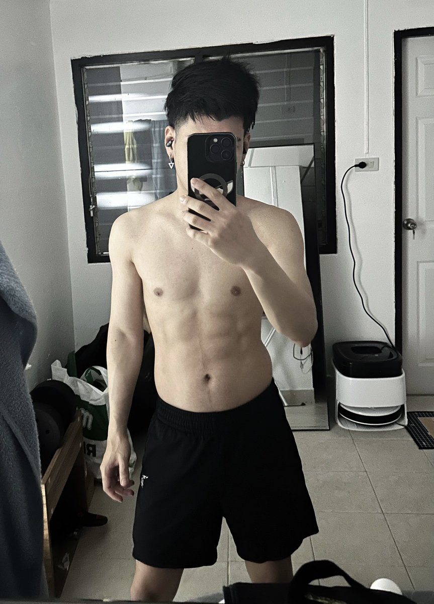 toperbever's tweet photo. ตื่นมาก็ถอดเลย https://t.co/9ZJxwEsm3T