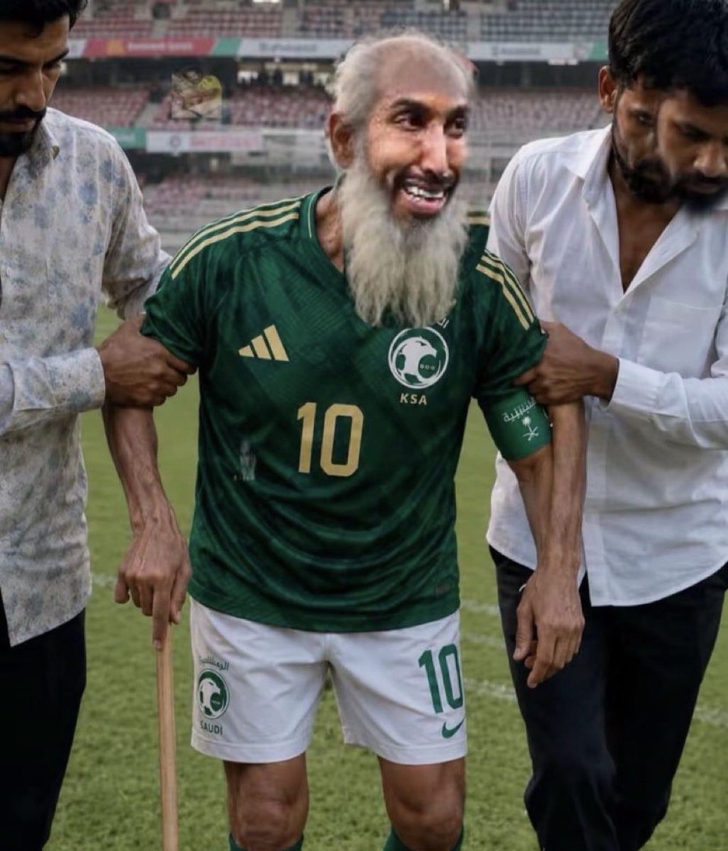 ffii678's tweet photo. @wxcik_ موعدنا في كاس العالم ٢٠٩٠ 😂😂😂 https://t.co/vK6mB1VyOO