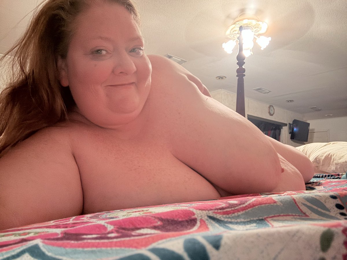 lesleylemons80's tweet photo. #bbw #bigboobs #bigbelly #granny #milf #nipples #juicy #ssbbw #gilf https://t.co/w9qxfIqxIu
