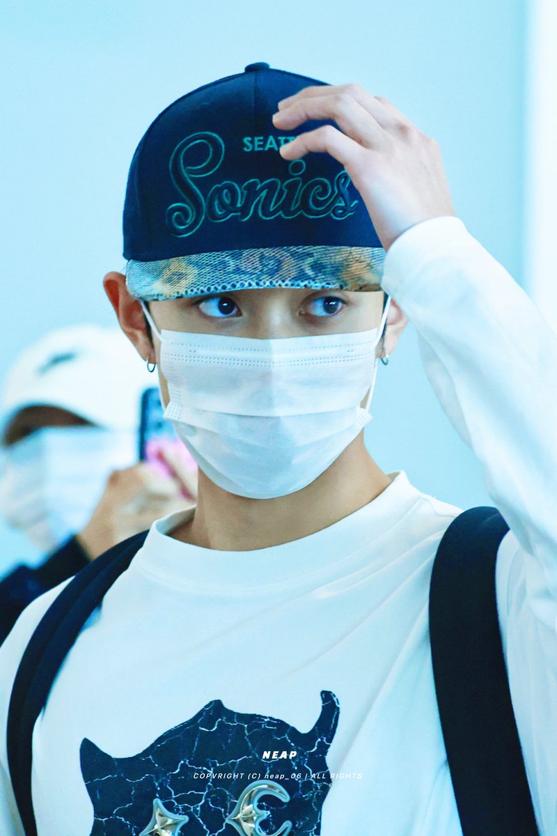 neap_06's tweet photo. 260627 인천 출국

#률 #RYUL #롱샷 #LNGSHOT https://t.co/76syN3CUCY