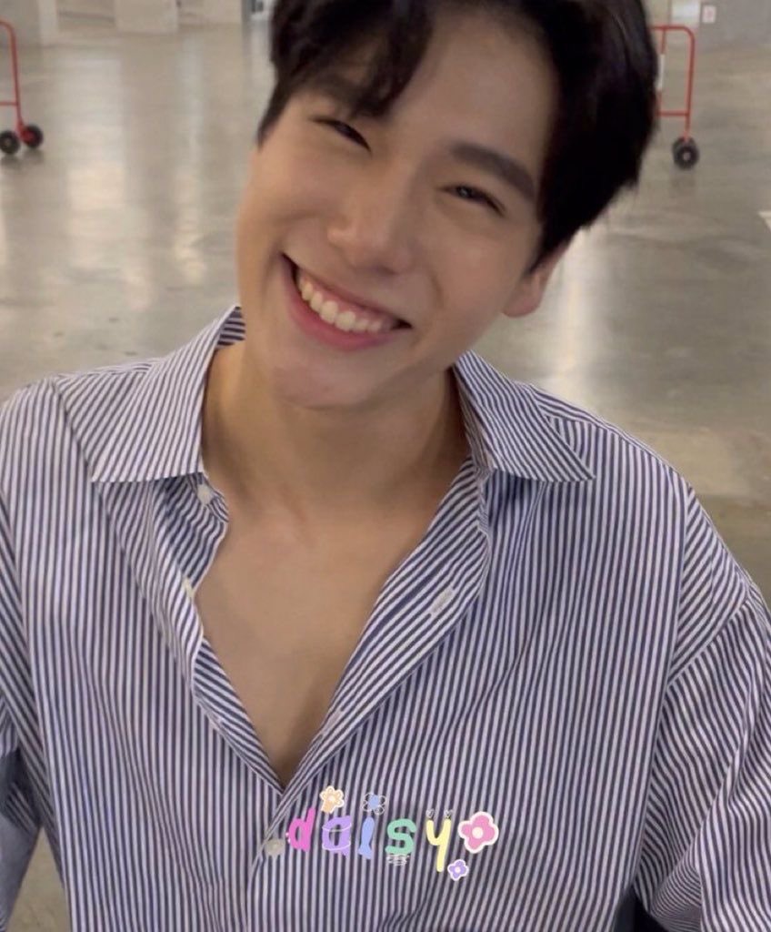 PPWblossom's tweet photo. 🤏🏻🤍🤏🏻

#phwuintang https://t.co/UHMDD9t2LU