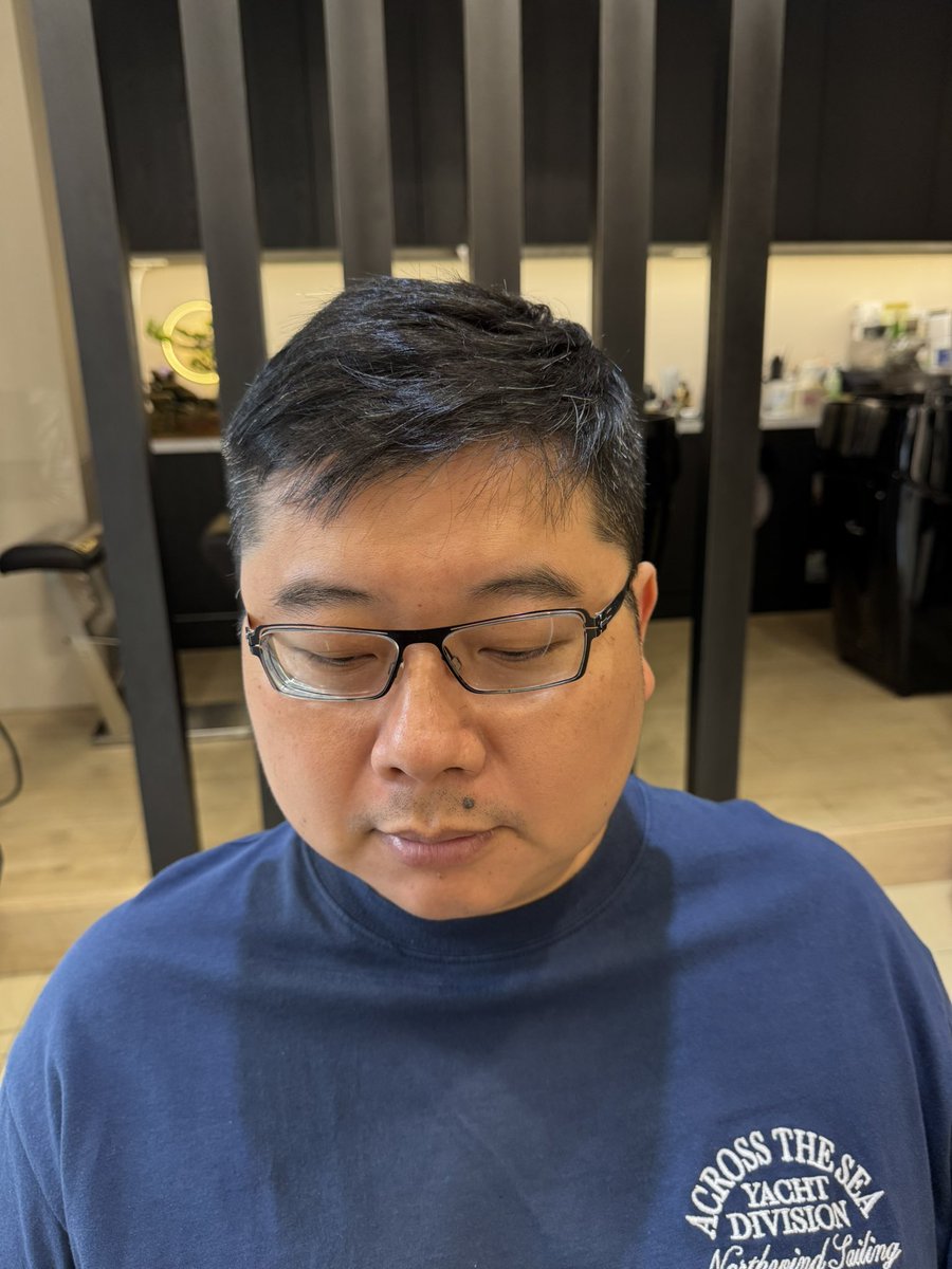 mki1983's tweet photo. 剛剪好頭髮的中年大叔🤣🤣🤣 https://t.co/MfFcDxPwm8