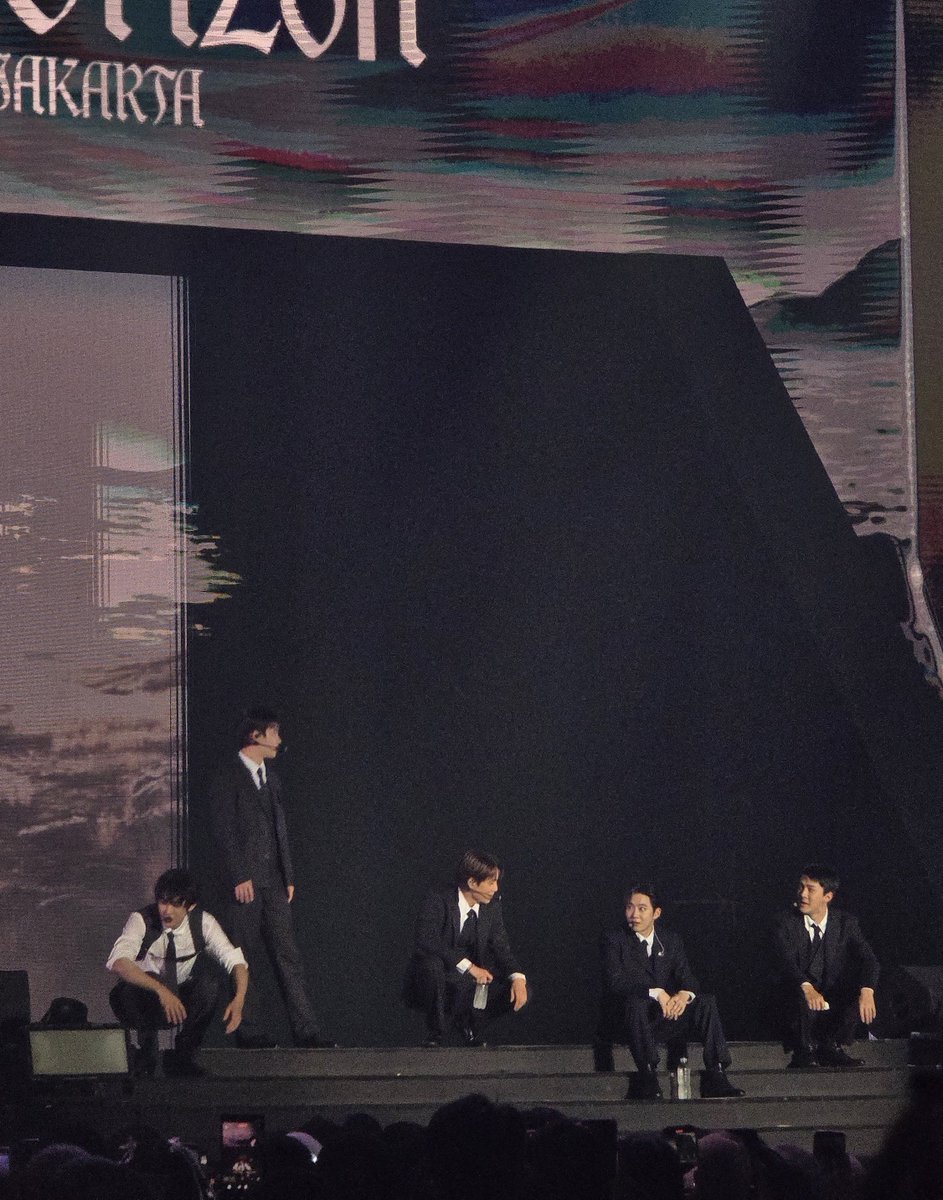kimsoo1206's tweet photo. Buat alumni ep5 kalian kok sanggup nunggu ep6 hampir 7th 😔 ini baru 3 minggu setelah konser aja gue kepikiran kapan ep7 mulai yah 😭
Sebenernya kalau mau ketemu exo gampang tinggal nonton di tour negara lain tapi duit gue ga sebanyak itu masalahnya 🙏 pak bowo aku pengen kaya😔 https://t.co/RPkVlqnR6A