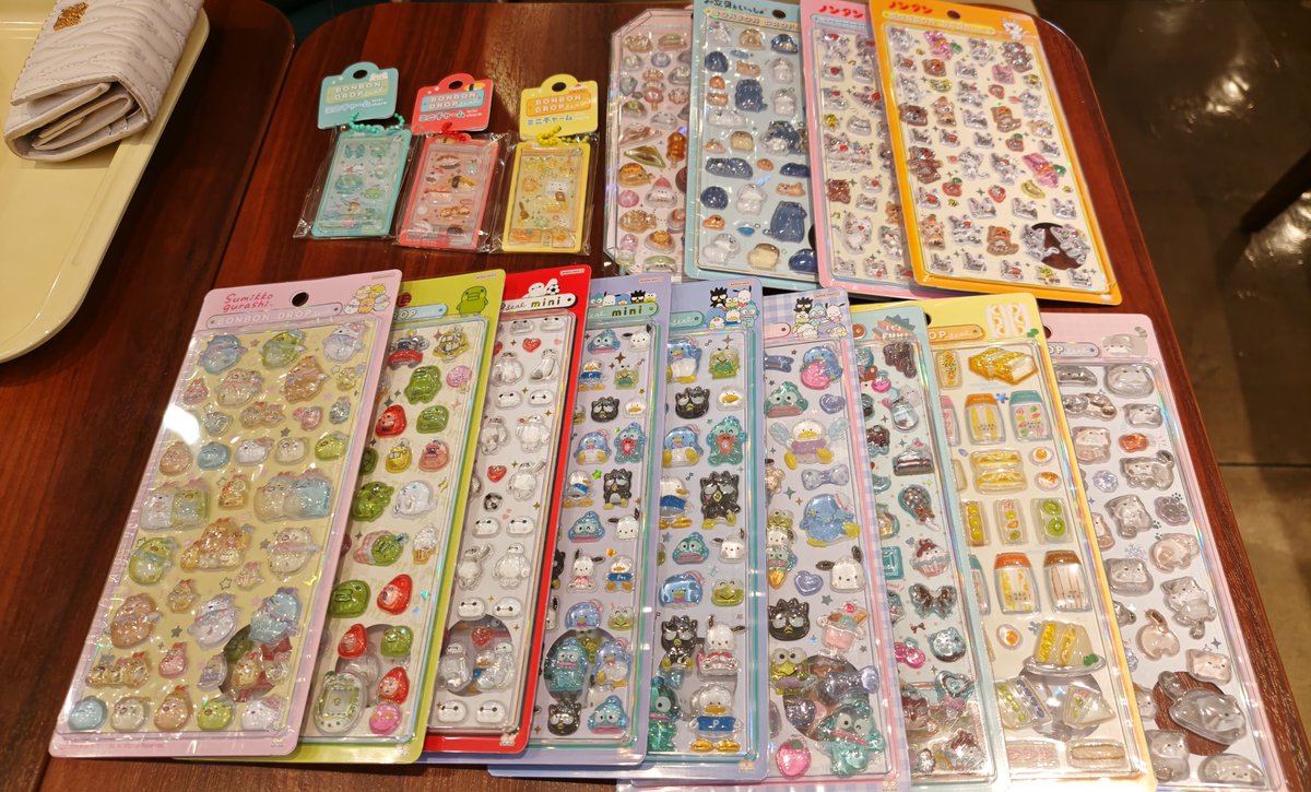 mokomef's tweet photo. 結局ポップアップでMAX買ってみんなでわけわけするダメな大人 https://t.co/nkHUFUT6P8