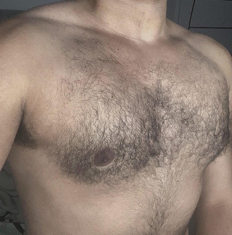 HualinHuang's tweet photo. Falta um twink pra deitar no meu peito https://t.co/qecrl0qUfy