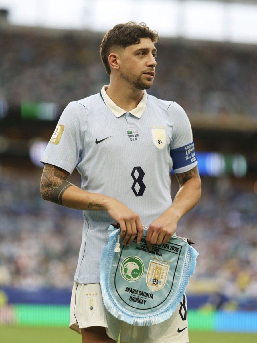 desdee_1891's tweet photo. Este tipo no puede ser capitán, tiene menos sangre que toallita de trava https://t.co/2jvK0sWDIl