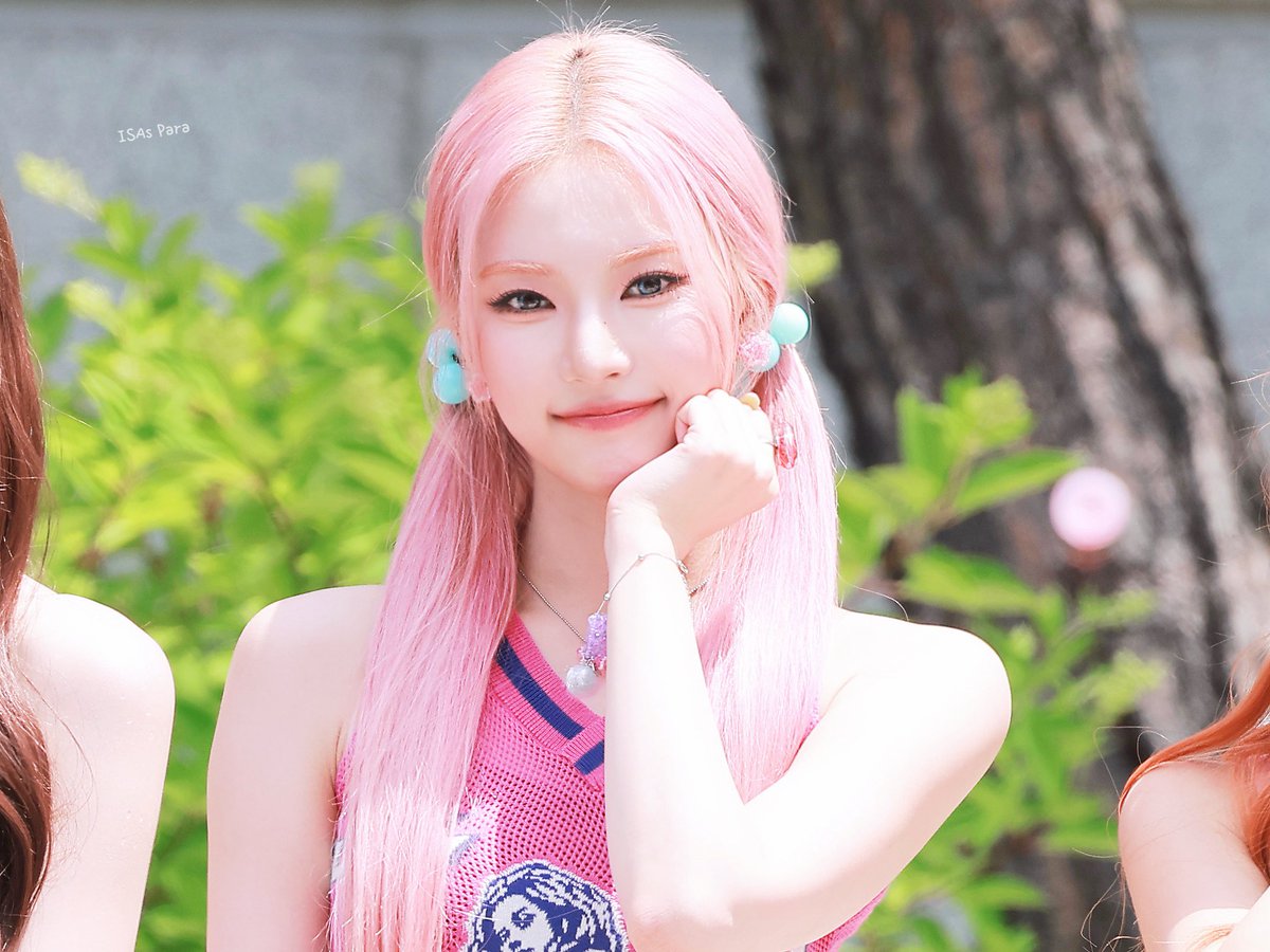 SWith_24Para's tweet photo. 260627 💓💓💓
#아이사 #ISA #스테이씨 #STAYC https://t.co/0mimciIrmm