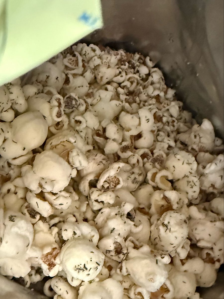 HOWDY_Aggies's tweet photo. Hey .@khloekardashian  and #Khloudpopcorn. .@Amazon #PrimeDays delivered my pickle Khloud popcorn &amp; of the 10 bags rcvd,only 2 had more than just a small amt of regular pieces of popcorn,the others had 99%crumbs/pieces that should be a few at the bottom of the bag or none at all https://t.co/ED7YjG37hO