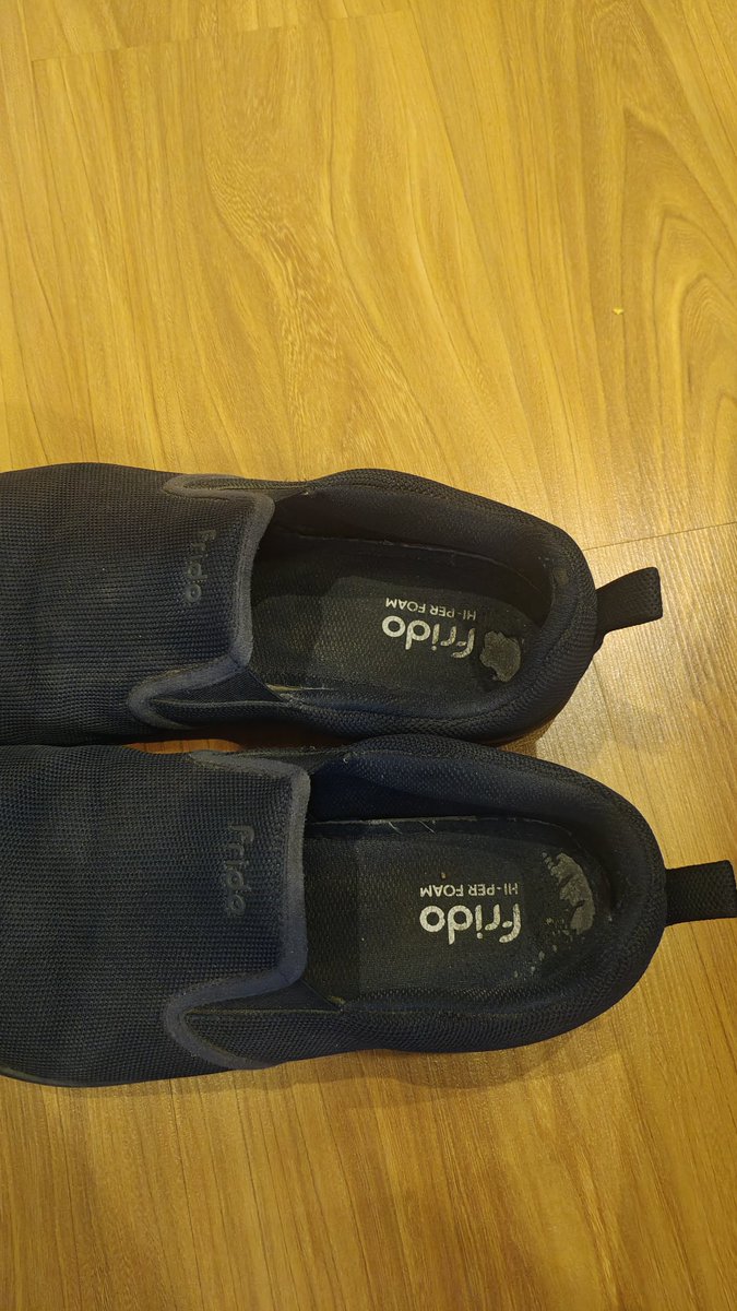 subrotosen's tweet photo. @myfrido Bought Frido slipon, used occasionally &amp;  inner lining  weared off in 6 mts. Reply from Frido "Routine wear and tear." How can shoe lining fail in 6 mts? Raises serious doubts abt quality. Frido needs to improve its quality if it wants to compete with estd ftwear brands. https://t.co/Bnpc7dOfoM