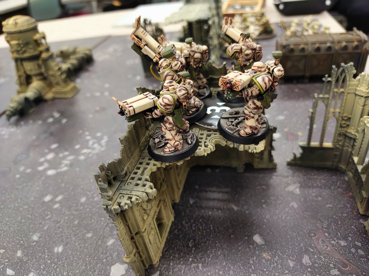 fbalive's tweet photo. オールドワールドコンベンション外伝・40K10版供養会。
無事に執り行いました。

次回は、ちゃんと四角ベースで隊列組みます。 https://t.co/YxVKJDcejQ