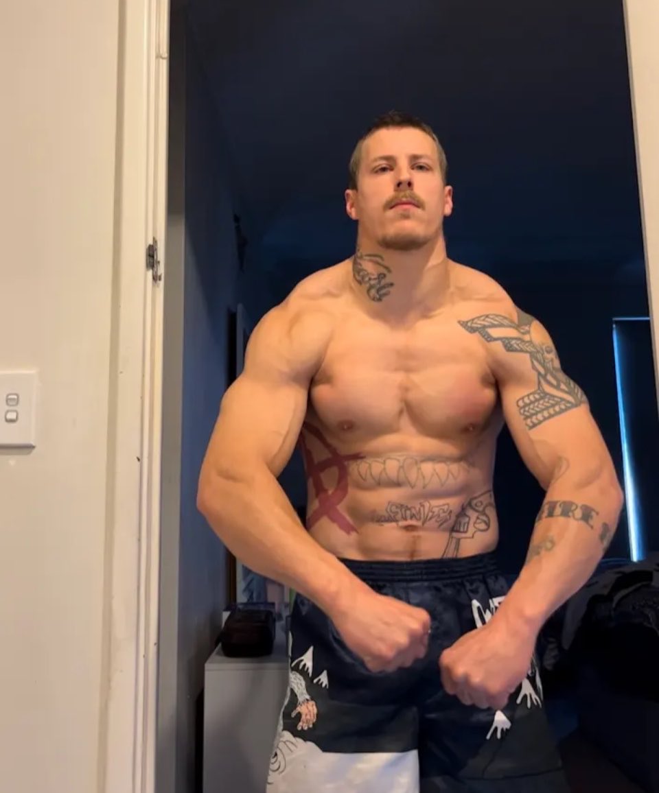 slut4str8Men's tweet photo. --
The face. The body. The dick. The ass.

#ThirstyThursdayEveryday
#TwitterAfterDark
#WhiteMenCrazy
#Hole4Str8Men
#iLoveBWC https://t.co/vn8PC2P0ff