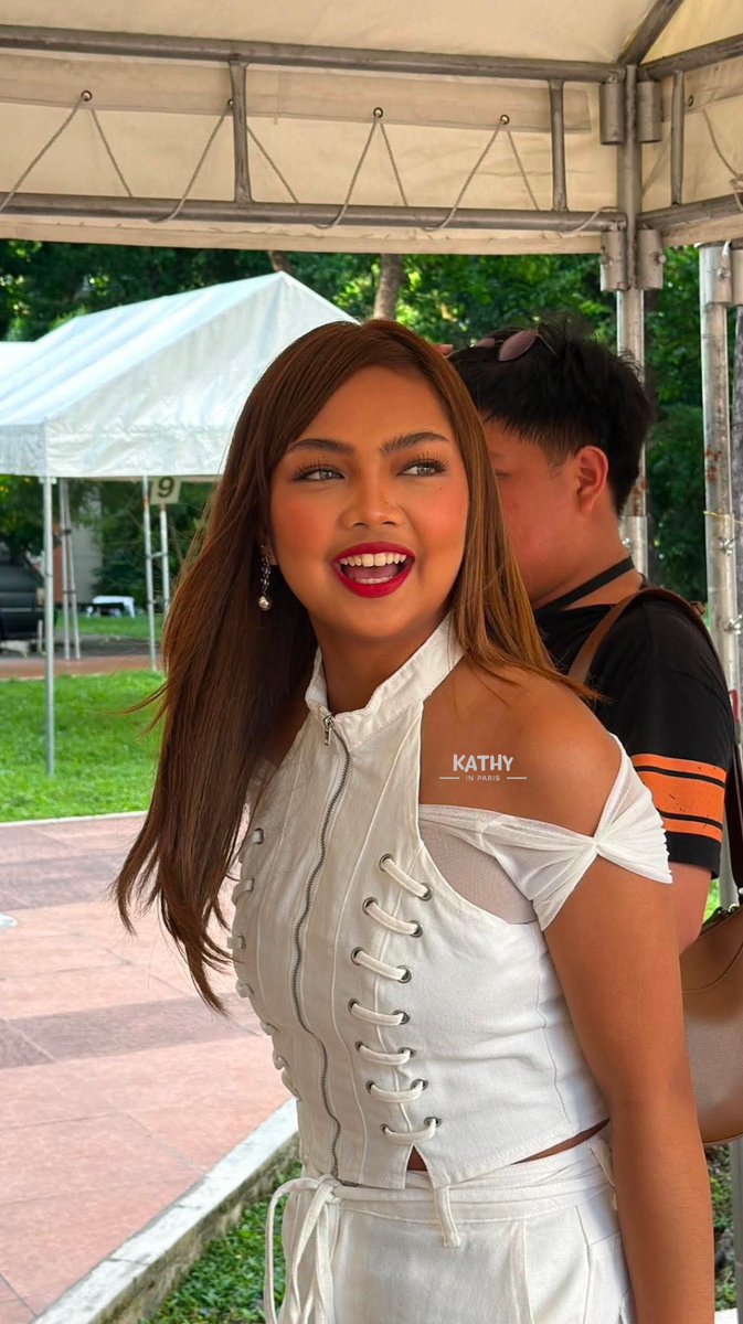ughk52's tweet photo. glowing ang baby ko! 

CARMELLOVE LABAN SA UP
#CarmelleCelebratesPride https://t.co/cfEbU0wOJV