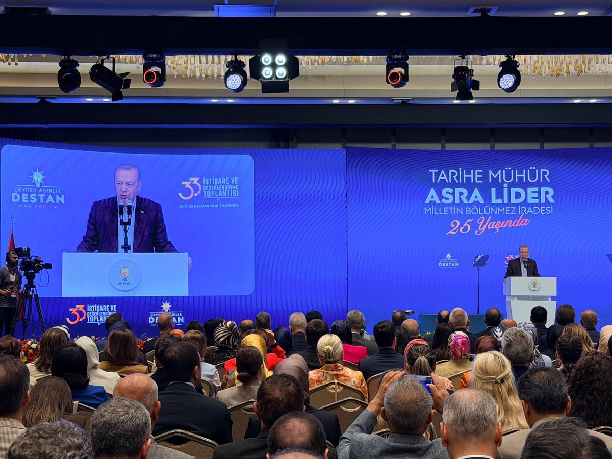 NebiHatipoglu's tweet photo. “AK Parti, bir Türkiye kitabıdır.” 🇹🇷

33. İstişare ve Değerlendirme Toplantımızın Açılış Programı’nda Genel Başkanımız, Cumhurbaşkanımız Sayın Recep Tayyip Erdoğan’ın hitaplarını dinledik.

İstişare kültürümüzden aldığımız güçle; milletimize hizmet yolunda aynı dava bilinci, aynı heyecan ve aynı kararlılıkla yolumuza devam ediyoruz.
📍Sapanca
