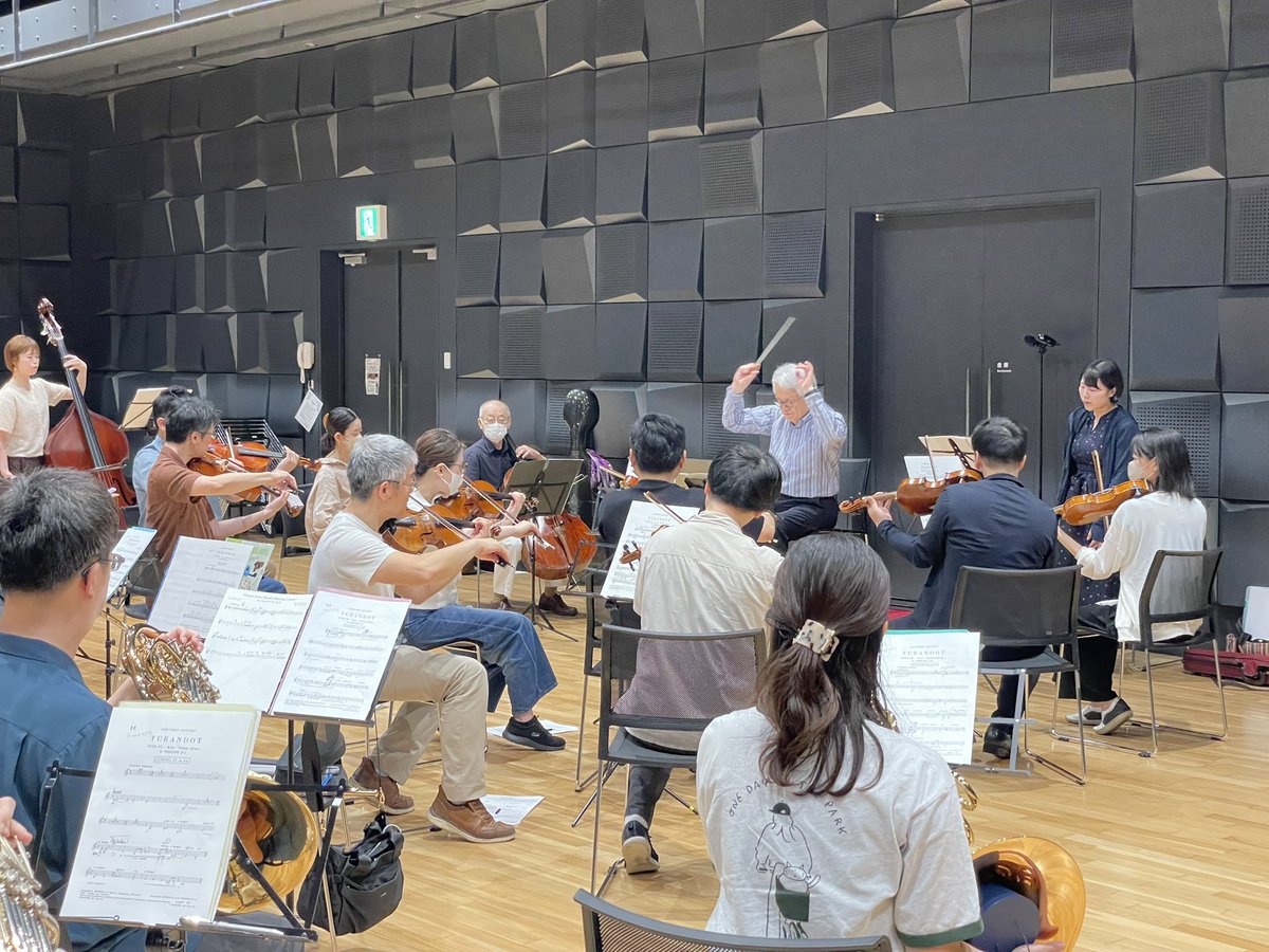 kanade_orche's tweet photo. 今日は歌のソリストの方との初合わせでした！

今回のサマーコンサートでは、一部の曲に歌が入ります✨

思わず聴き惚れてしまう素敵な歌声で、中の人は危うく自分の出番を逃しそうに…😅

オーケストラと歌が織りなす特別なステージを、ぜひ会場でお楽しみください🎻
#奏オーケストラ https://t.co/9DaeucWIRs