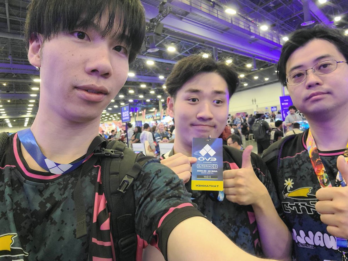 team_lavision's tweet photo. ◤ EVO Las Vegas 2026 ◢
DAY1
▫️松五郎(@matsugorou)
▫️宗蔵(@mtpjapm)
▫️タンタンメン(@TANTAN_MEN526)
3名全員がW抜けでDAY2に挑みます🔥
応援よろしくお願いします🐰
#LaVISION
#EVO2026 https://t.co/HSGPnwLuCb