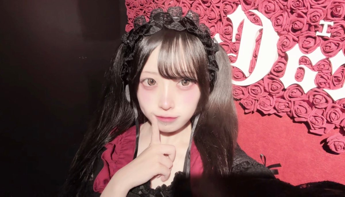 RoseraCafe_20's tweet photo. りずさんおきゅいーーん！！18:30から25:00までおるつもり！！
ついんてーるしたからみんなみにきて！！
#岐阜 #柳ヶ瀬 #コンカフェ #会えるやさん https://t.co/D4HS6qdJbg