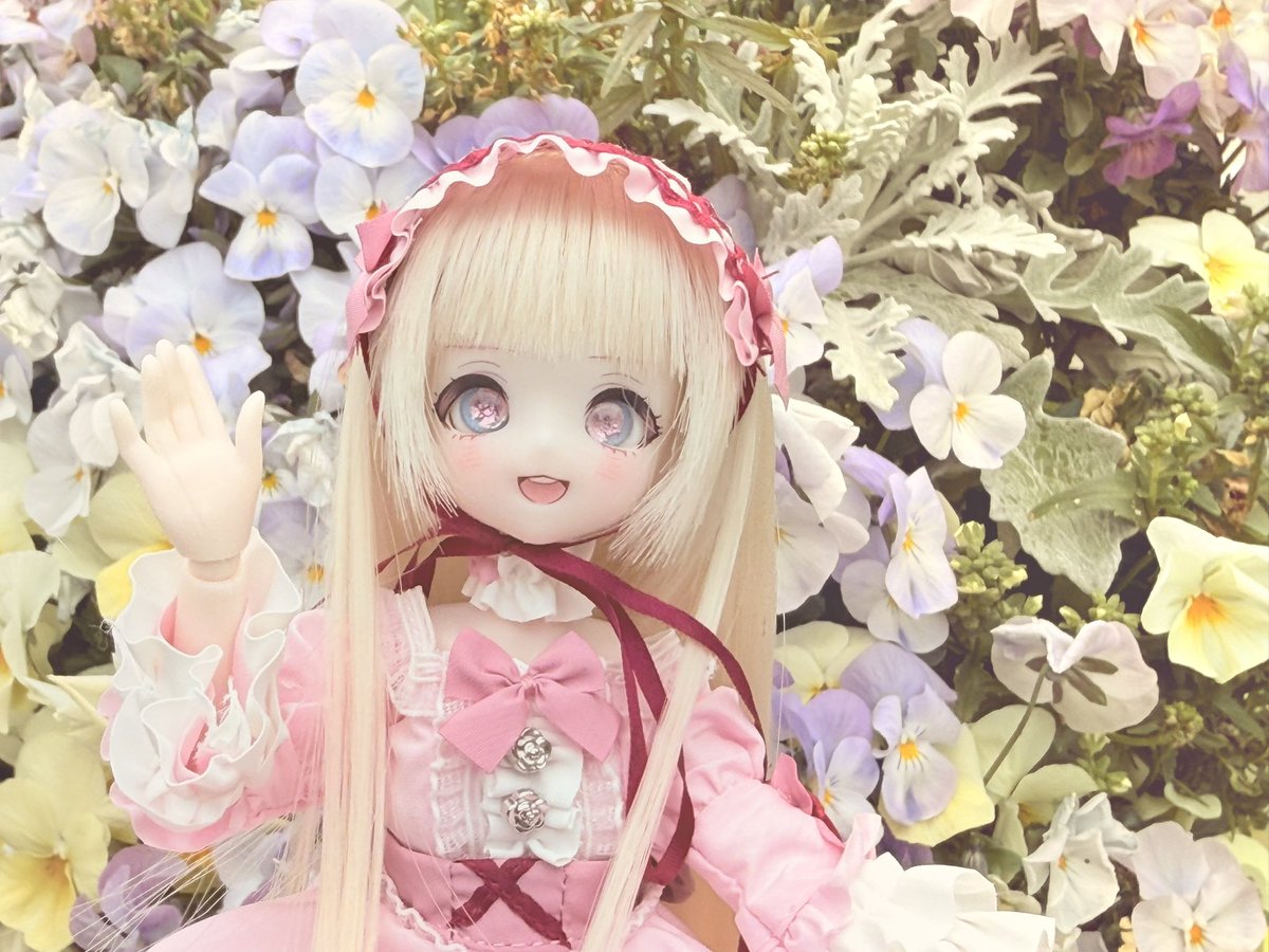 yuni_far's tweet photo. #見た人はお花と写ったドール写真をアップする https://t.co/6iOeNF7gcE