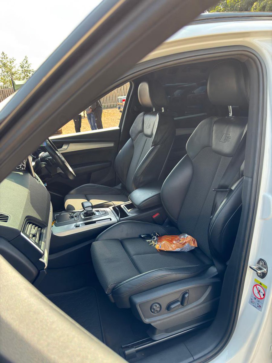 Excelsior_rides's tweet photo. Guys hapa kuna deal safi
 2018 Audi Q5
2000 CC
Automatic 
Petrol
Quattro 
Asking 2.8M
☎️0798033265
@musakuru45 @Hey__Z @alexmwanzo @Avugwii @Kalasinga_ https://t.co/ETUn9DwPNp