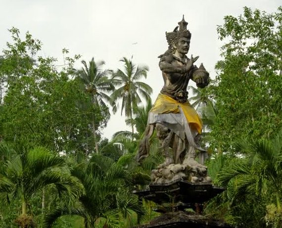 Yaduvam's tweet photo. Southeast Asians make some of the greatest Hindu Statues! https://t.co/FU2p2iEmMg